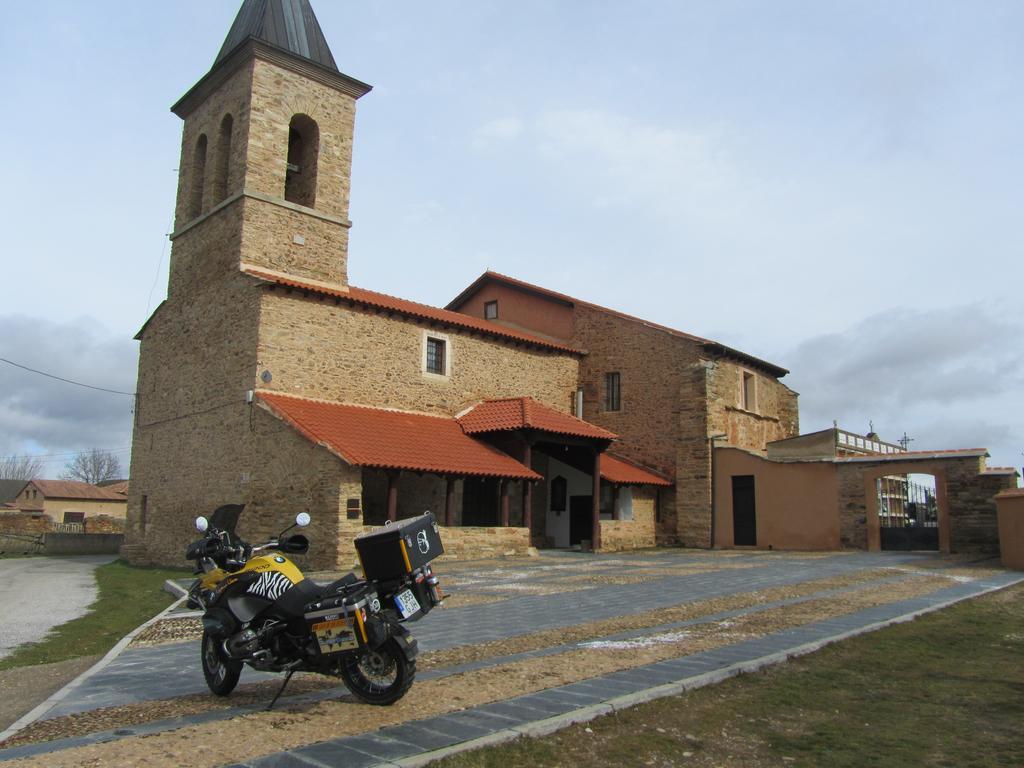 La Posada De Toribia Val De San Lorenzo Exteriér fotografie